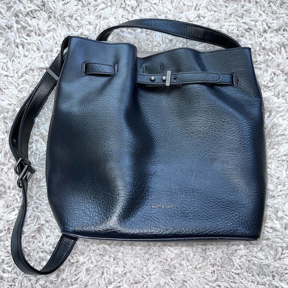 Matt and Nat Lexi vegan bucket bag